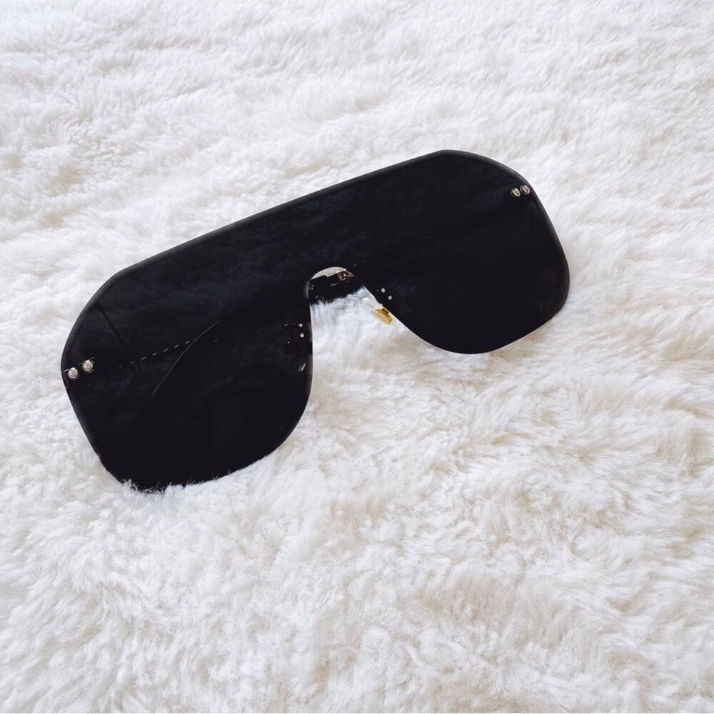 Piper Black Single-Lens Sunglasses - Picture 7 of 10